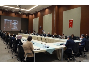 Sağlık Bakanı Koca: “Sağlıklı Görünen Biri Başkası İçin Ölüm Sebebi Olabilir”