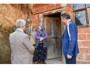 Vali Gürel, Köylüleri Koronavirüse Karşı Bilgilendirdi