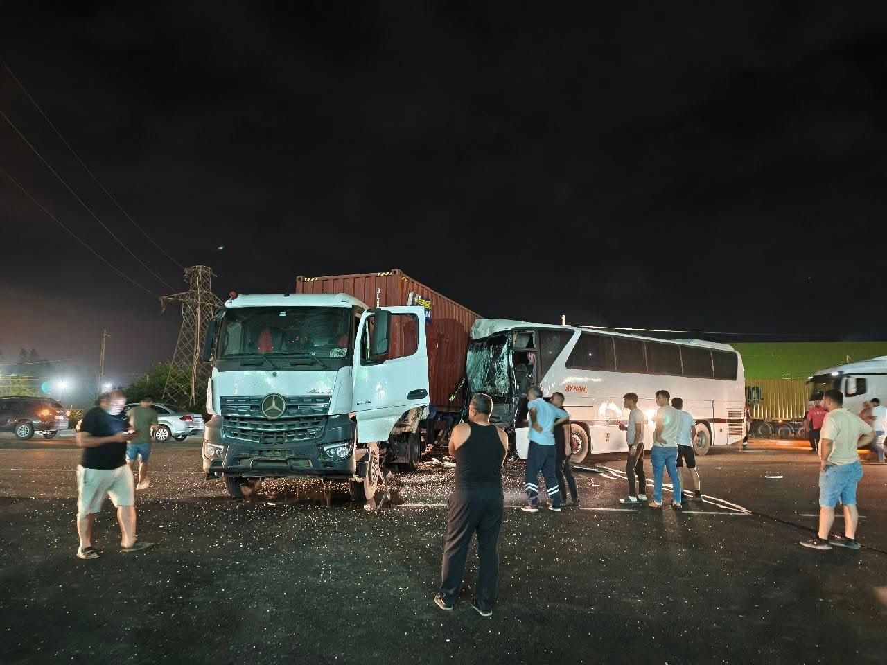 tir-ile-isci-servisi-carpisti-12-yarali