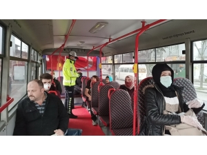 Polis Otobüs Ve Minibüs Sürücülerine Göz Açtırmıyor