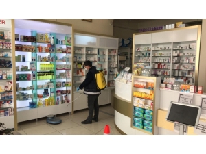 Mamak’taki Eczanelere Dezenfeksiyon