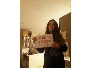 Farklı Milletten Öğrencilerin ‘Evde Kal Türkiye’ Çağrısı