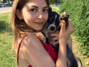 Genç Kız Korona Virüse Yenik Üştü: “Bir Düş Artık Ateş, Bir Bırak Yakamı Yeter"