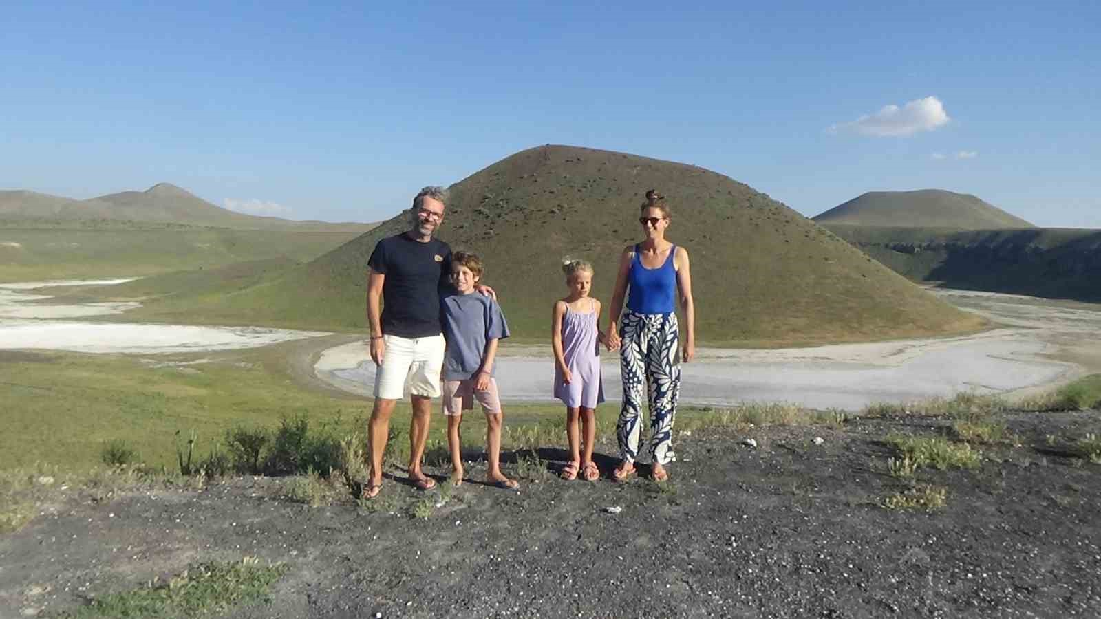 hollandali-aile-meke-golu-ve-acigol-e-hayran-kaldi