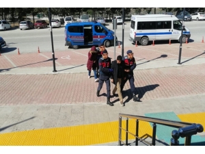 Fetö Şüphelisi Karı Kocanın Saklandıkları Eve Operasyon