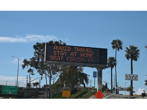 Los Angeles’ın Renkli Sokakları Korona Salgını Nedeniyle Issız Kaldı