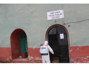 Çukurca’da Camiler Dezenfekte Edildi