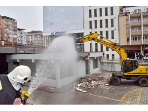 Kültür Sitesi Yıkılıyor