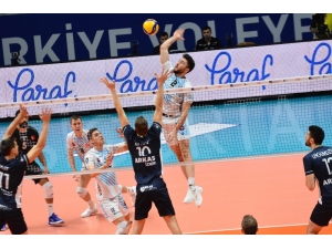 Halkbank Voleybol Takımı’nın Genç Yıldızı Furkan Aydın: “En Kısa Sürede Bu Zorlu Günlerden Kurtulmayı Dilerim”