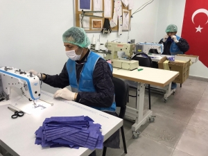Denetimli Serbestlik Yükümlüleri, Sağlık Çalışanları İçin Maske Üretiyor