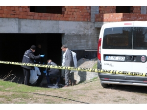 Oynarken Ceset Buldular