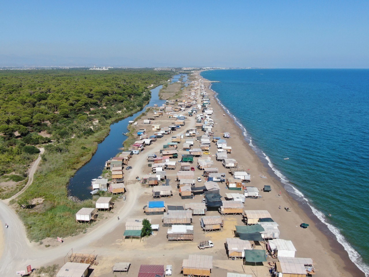 denize-sifir-5-yildizli-cardaklarin-yerini-halk-plajlari-aliyor