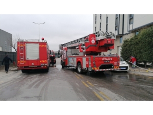 Kocaeli’de Kompozit Fabrikasında Yangın