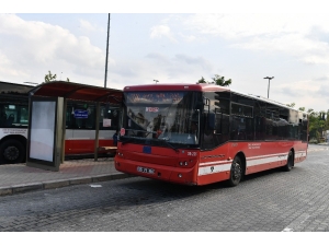 İzmir’de Otobüs Sayısı Azaltılmıyor