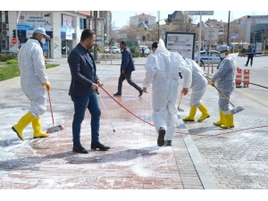 Kırşehir Belediyesi Cadde Ve Sokakları Köpüklü Su İle Yıkadı