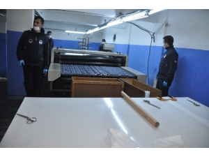 Gaziosmanpaşa’da 12 Bin Kaçak Maske Ele Geçirildi