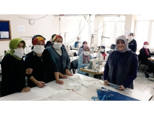 Bartın’da Meslek Lisesinde Cerrahi Maske Üretimine Başlandı