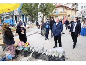 Menteşe Halk Pazarında Korona Virüs Denetimi
