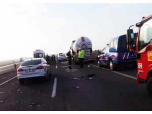 Konya’da Lpg Tankeri İle Otomobil Çarpıştı: 4 Yaralı