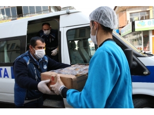 Sağlık Çalışanlarına Tatlı Sürpriz