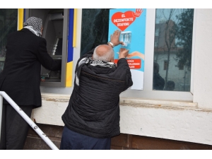 Viranşehir’de Bankaların Önüne Dezenfekte İstasyonu