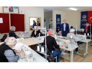 Kursiyer Kadınlar, Günlük 5 Bin Maske Üretiyor