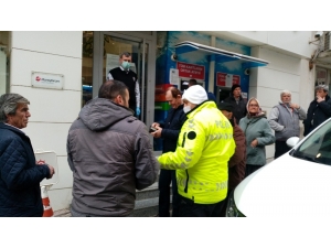 Sokağa Çıkan Yaşlılara Polis Uyarısı