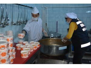 Evde Kalan Yaşlılara Yemek Servisi