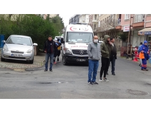 Yangın Nedeniyle Evinde Mahsur Kalan Yaşlı Adamı İtfaiye Kurtardı