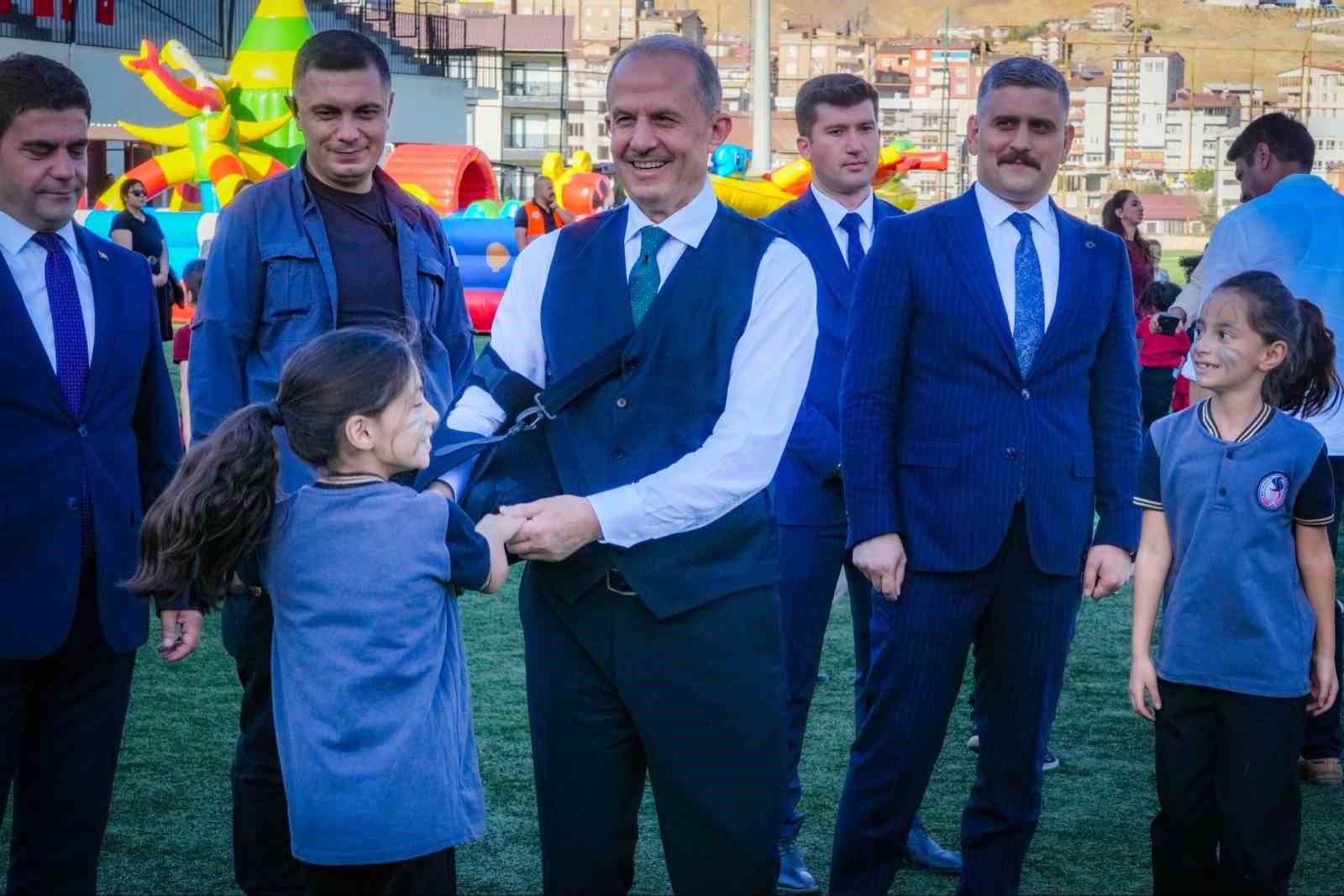 hakkari-de-3-cocuk-oyun-senligi-duzenlendi