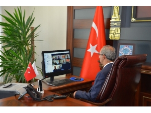 Rektör Karakaya, Uzaktan Eğitim Sistemi İle Birim Aydep Sorumlularıyla Buluştu