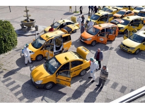 Çukurova’da Taksiler Dezenfekte Edildi