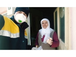 Ortaca Ptt 65 Yaş Üstü Emeklilerin Maaşını Evlerine Götürüyor