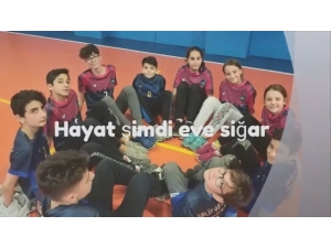 Bursa’da Öğretmenlerden Öğrencilere ‘Evde Kal’ Çağrısı