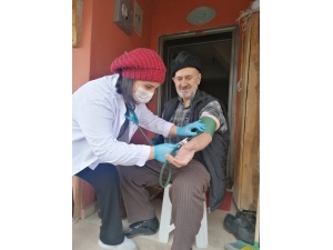 Sağlık Ekipleri Posof’ta Evleri Dolaşıyor