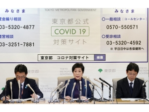 Tokyo Valisi Koike, "Evde Kal" Çağrısı Yaptı, Marketlerde Uzun Kuyruk Oluştu