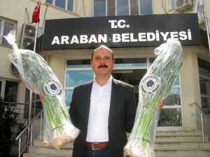 Araban’dan Vali Gül Ve Şahin’e Araban Sarımsağı