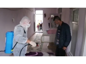 Ekipler Vatandaşları Da Dezenfekte Etti