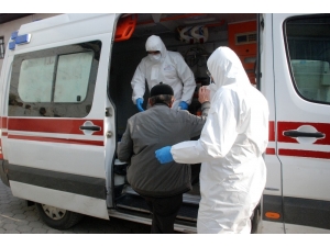 Hastaneden İzinsiz Ayrılan Korona Virüsü Şüphelisi Evinden Alınıp Hastaneye Getirildi