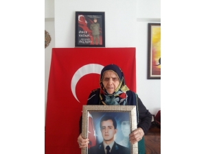 Samsunlu Şehit Annesinden "Evde Kal" Çağrısı