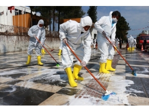 Akçakale’de Çarşı Merkezi Dezenfekte Edildi