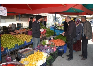 Koronavirüsü Gölgesinde Pazar Alışverişi Yaptılar