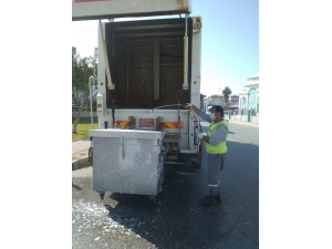 Kepez’de Çöp Konteynerleri Dezenfekte Ediliyor