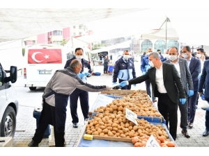 Başkan Çınar, Maske Ve Eldiven Dağıttı, Uyarılarda Bulundu