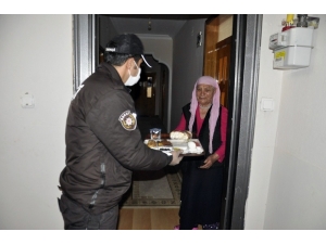 Tunceli’de 65 Yaş Üstü Vatandaşların Evlerine Kahvaltı Servisi