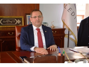 Belediye Başkanı’ndan Tatilcilere Uyarı: "Ayvalık’a Gelmeyin"