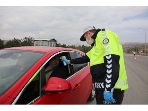 Sivas’a Giren Herkesin Ateşi Ölçülüyor