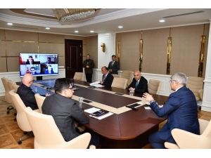 Vali Gürel, Kaymakamlarla Korona Virüs Tedbirlerini Değerlendirdi