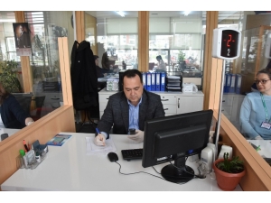 Başkan Dutlulu, Hizmet İçin Telefonun Başına Geçti