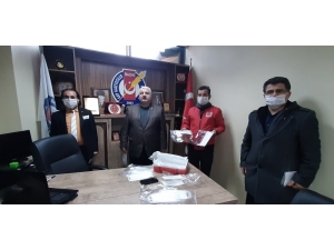 Başkan Kıymaz’dan Gazetecilere Maske
